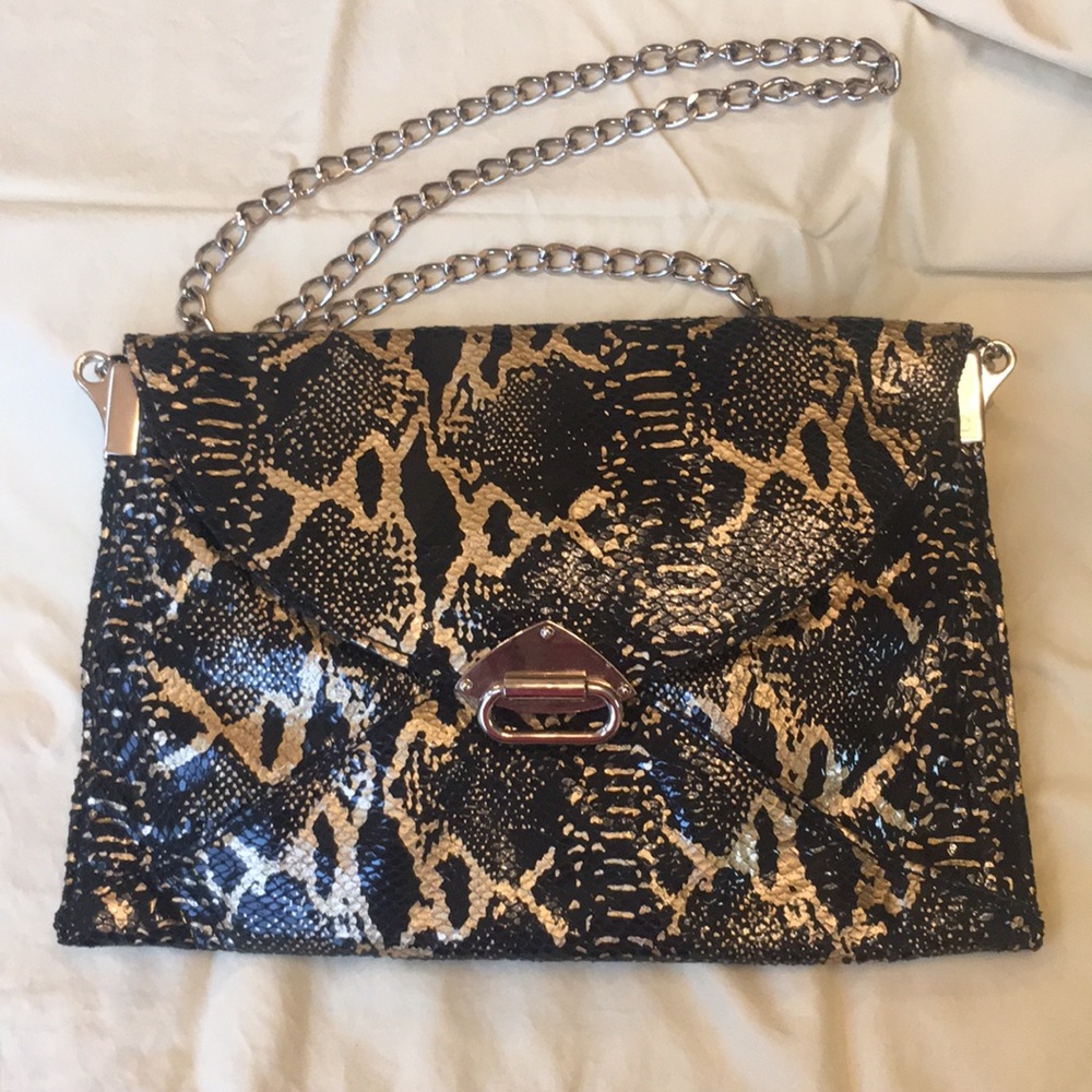 💛🖤Blk Gold Python Print Chain Strap Envelope Bag